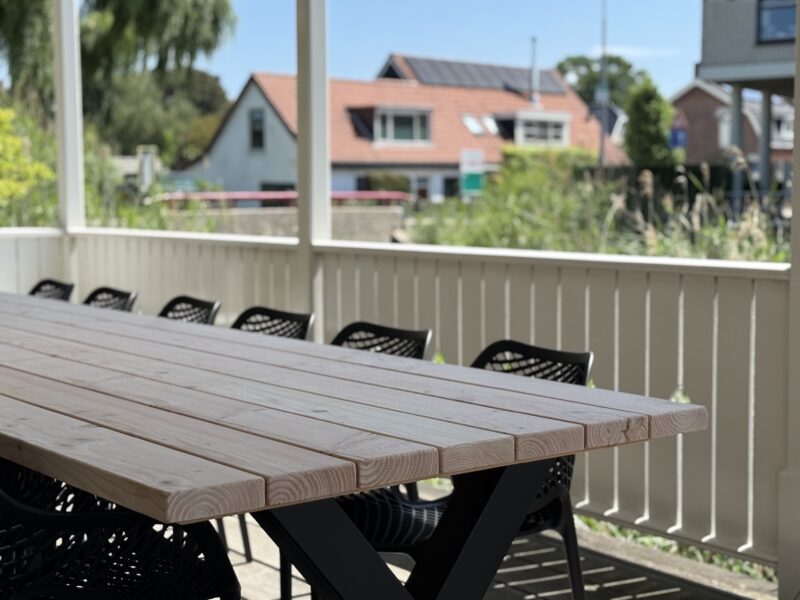 Tuintafel Douglas | X Poten | Buitentafel | 4 tot 12 personen