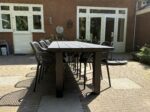 Zwarte tuintafel klassieke poten