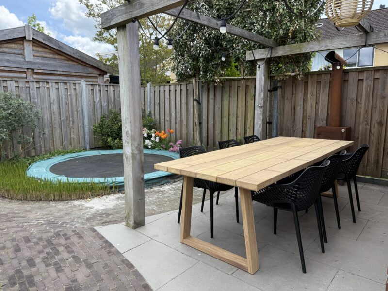 Tuintafel Iroko Trapezium houten poten