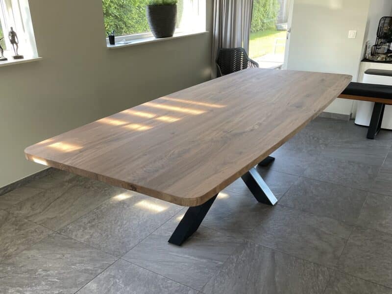Eettafel Notenhout matrix half ovaal