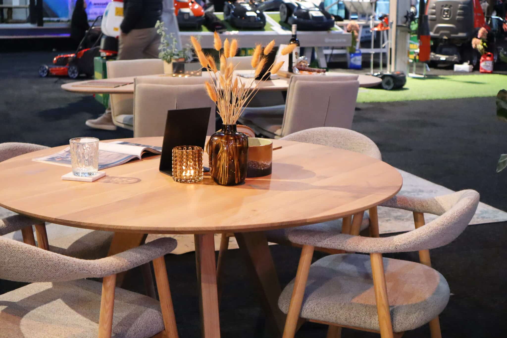 Eettafel rond eiken