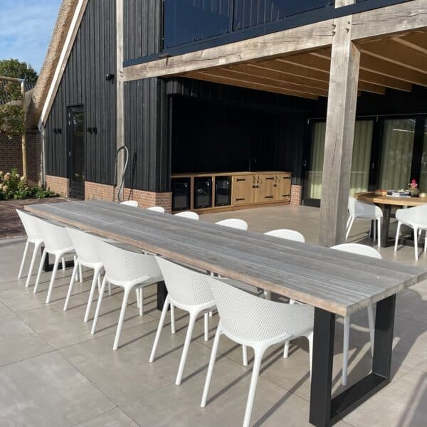 Tuintafel ronde tafel en buitenkeuken maatwerk U poot met Tuinstoel Ava 12 personen 400cm.JPG18
