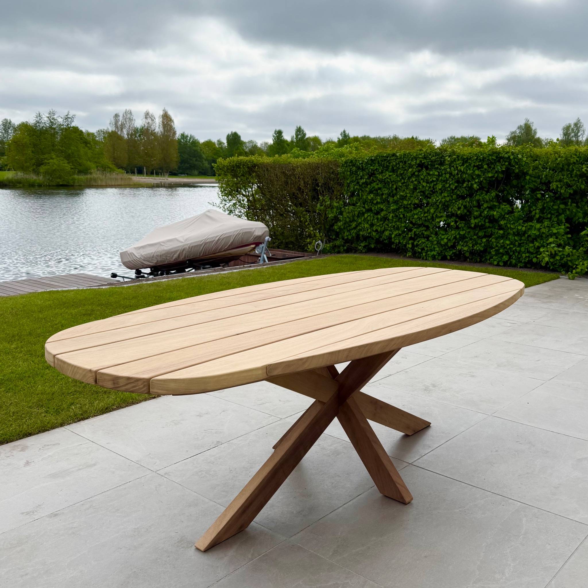 Deens ovale tuintafel