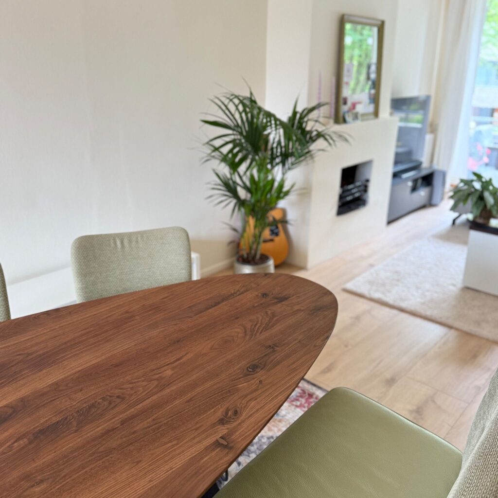 Eettafel Noten Kiezel Pure behandeling