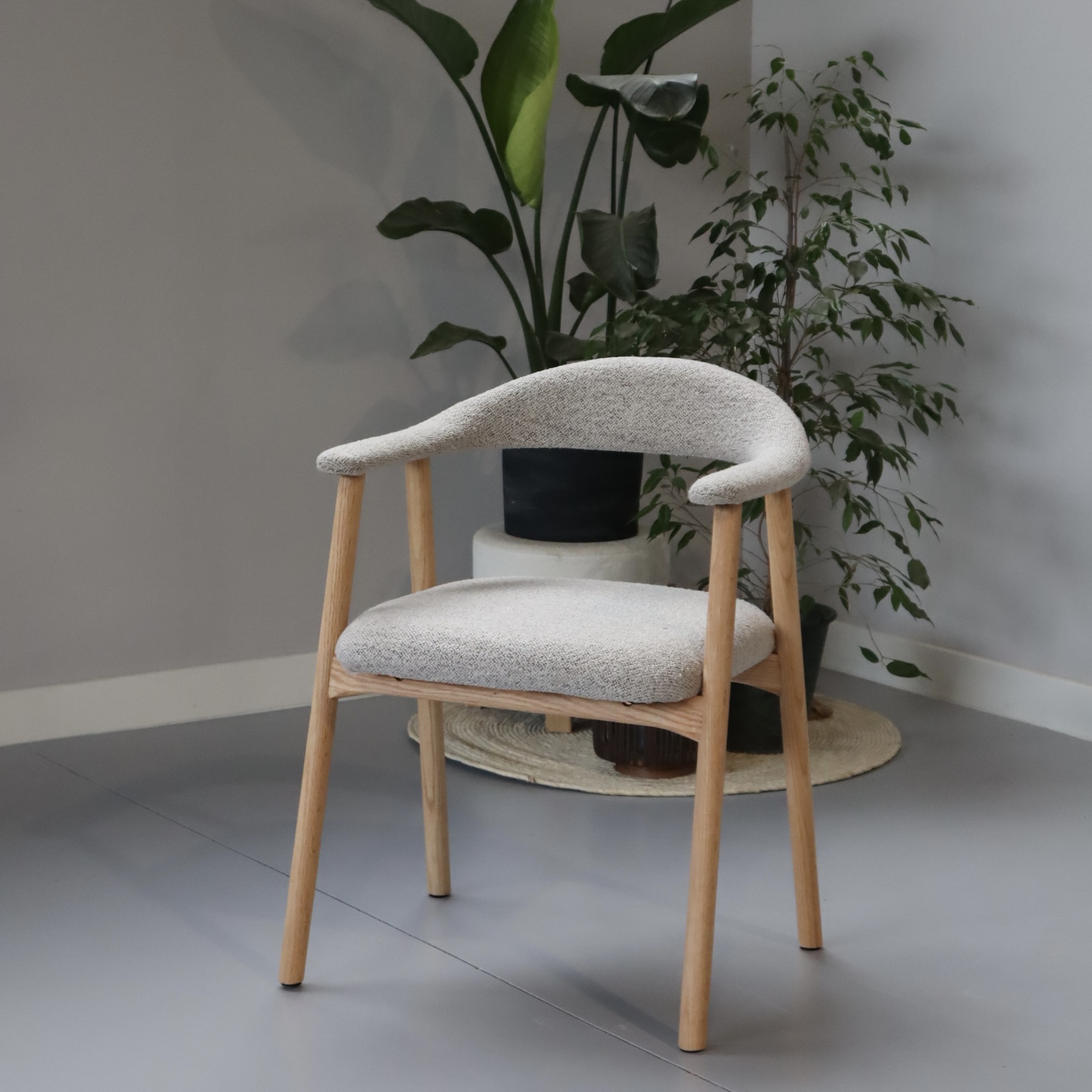 Ronde stoel van Hout