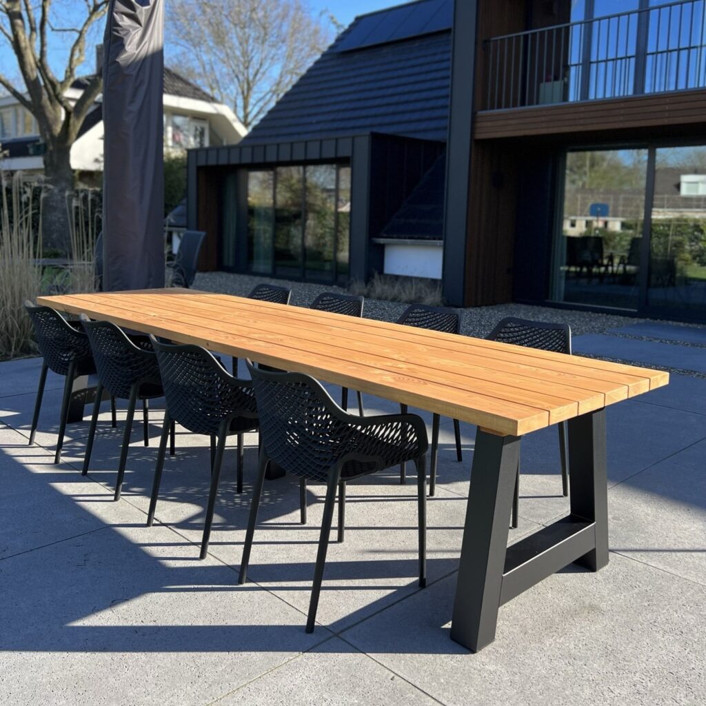 Tuinset 8 personen Rechthoekig. Tuintafel met Stoelen van Douglas hout