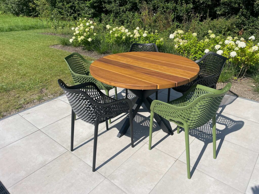 Tuinset rond 4 personen Iroko Tuinstoel Senna groen en zwart