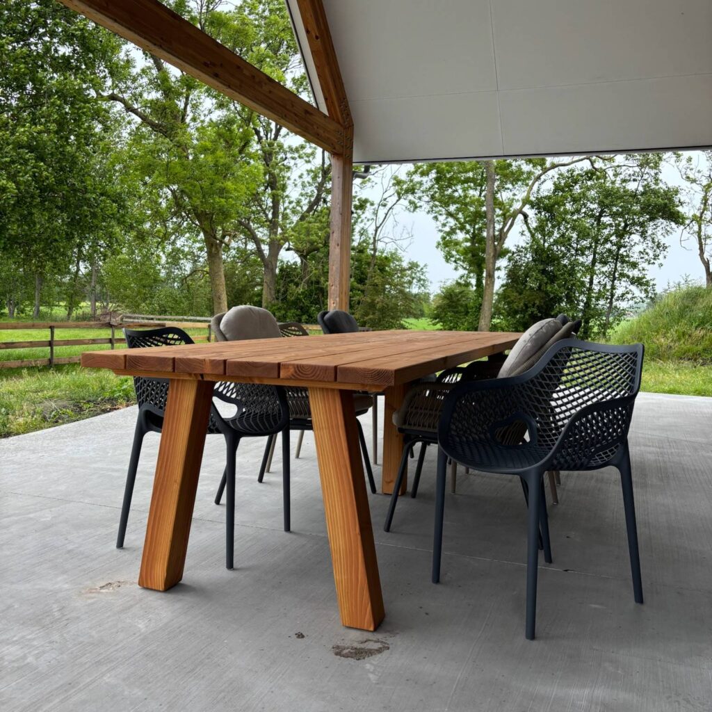 Tuintafel Douglas Rechthoekig | Houten Poten