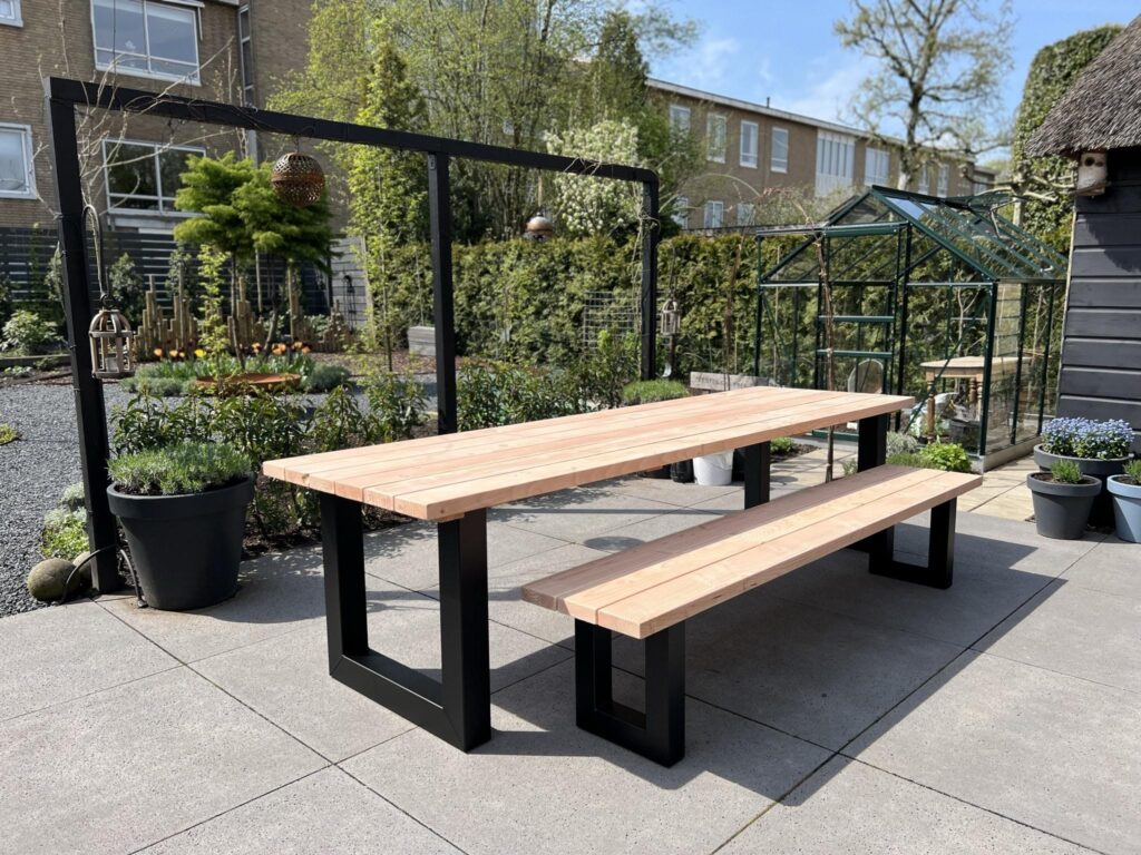 Tuintafel Douglas | U Poten | Buitentafel | 4 tot 12 personen