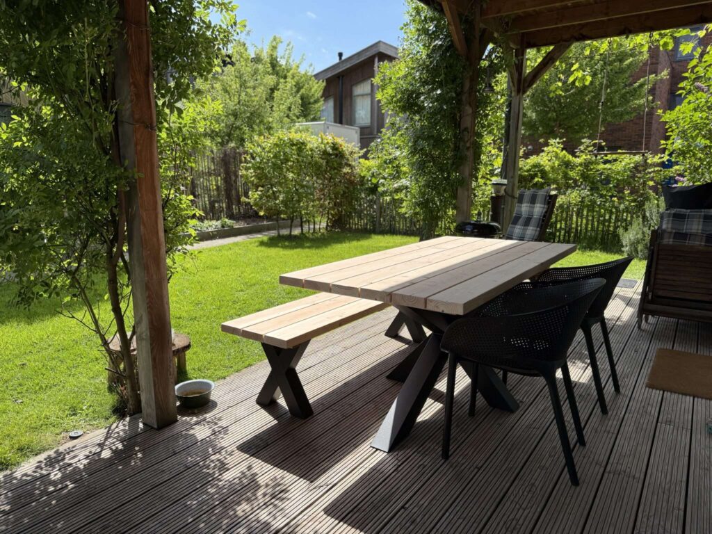 Tuinset met bank Douglas 4 personen X poot matrix