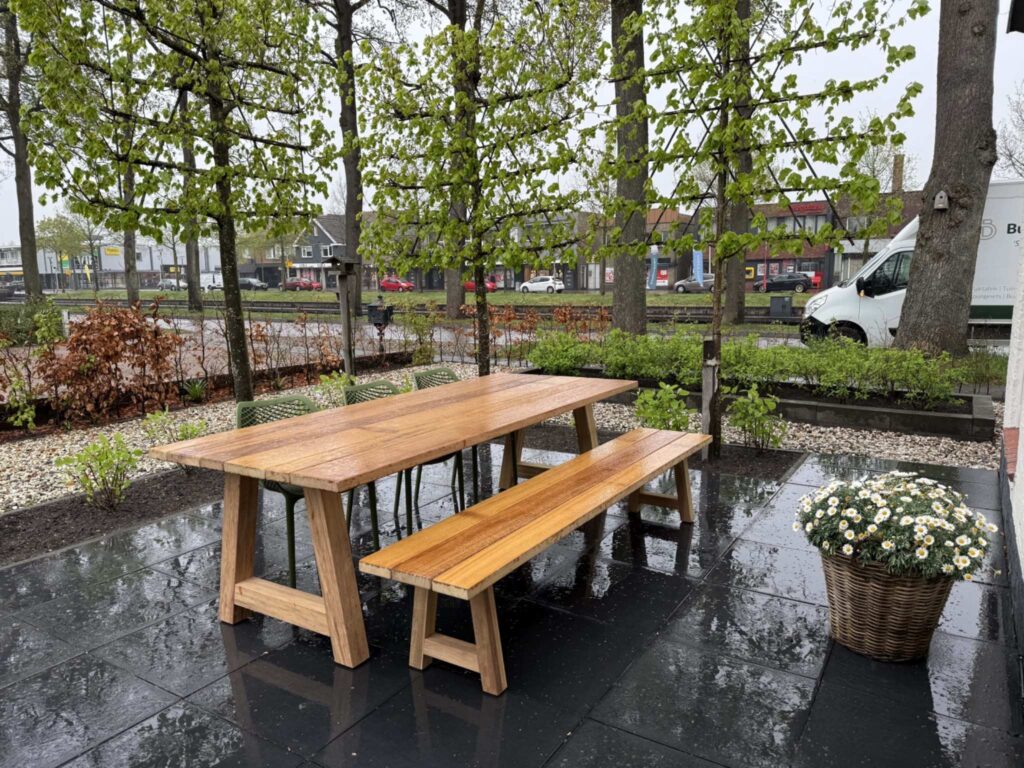 Tuintafel Iroko + Bankje | Houten Poten