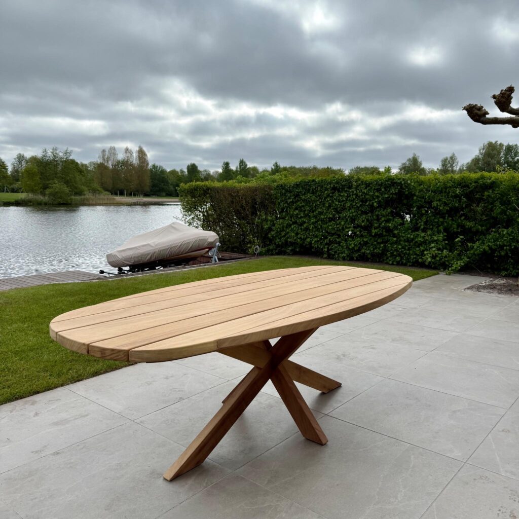 Tuintafel Iroko Deens Ovaal | Houten Poten