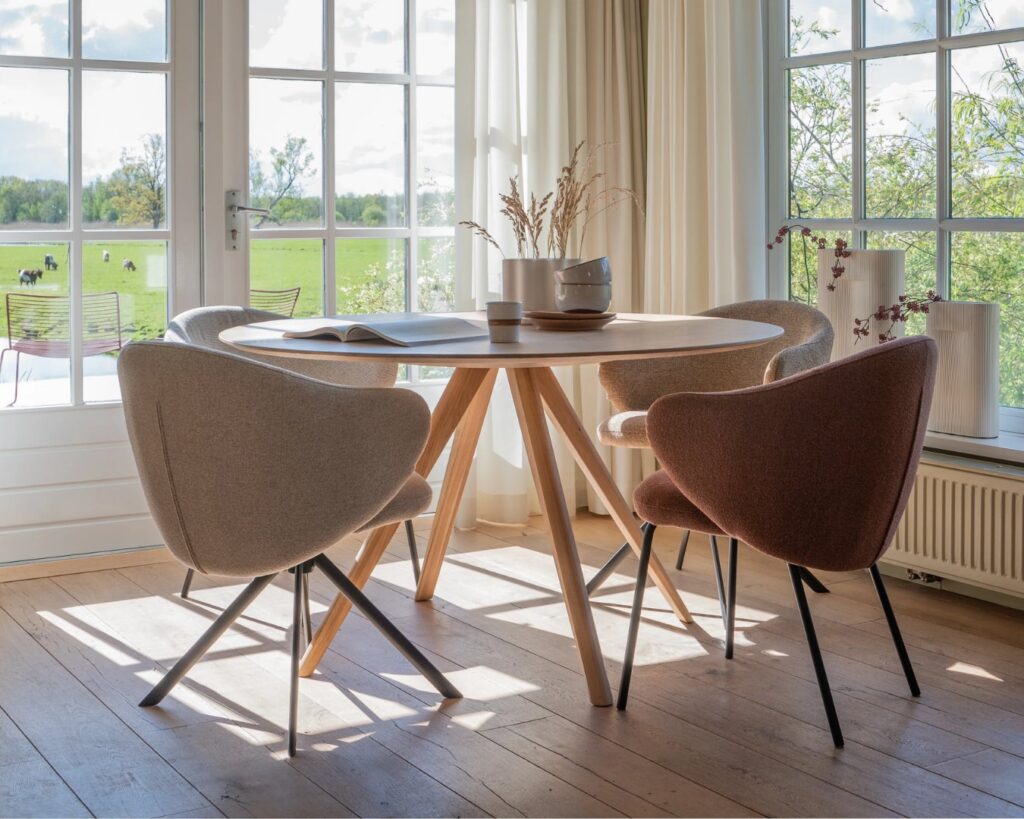 Eetkamerstoel Boby metalen vierpoot