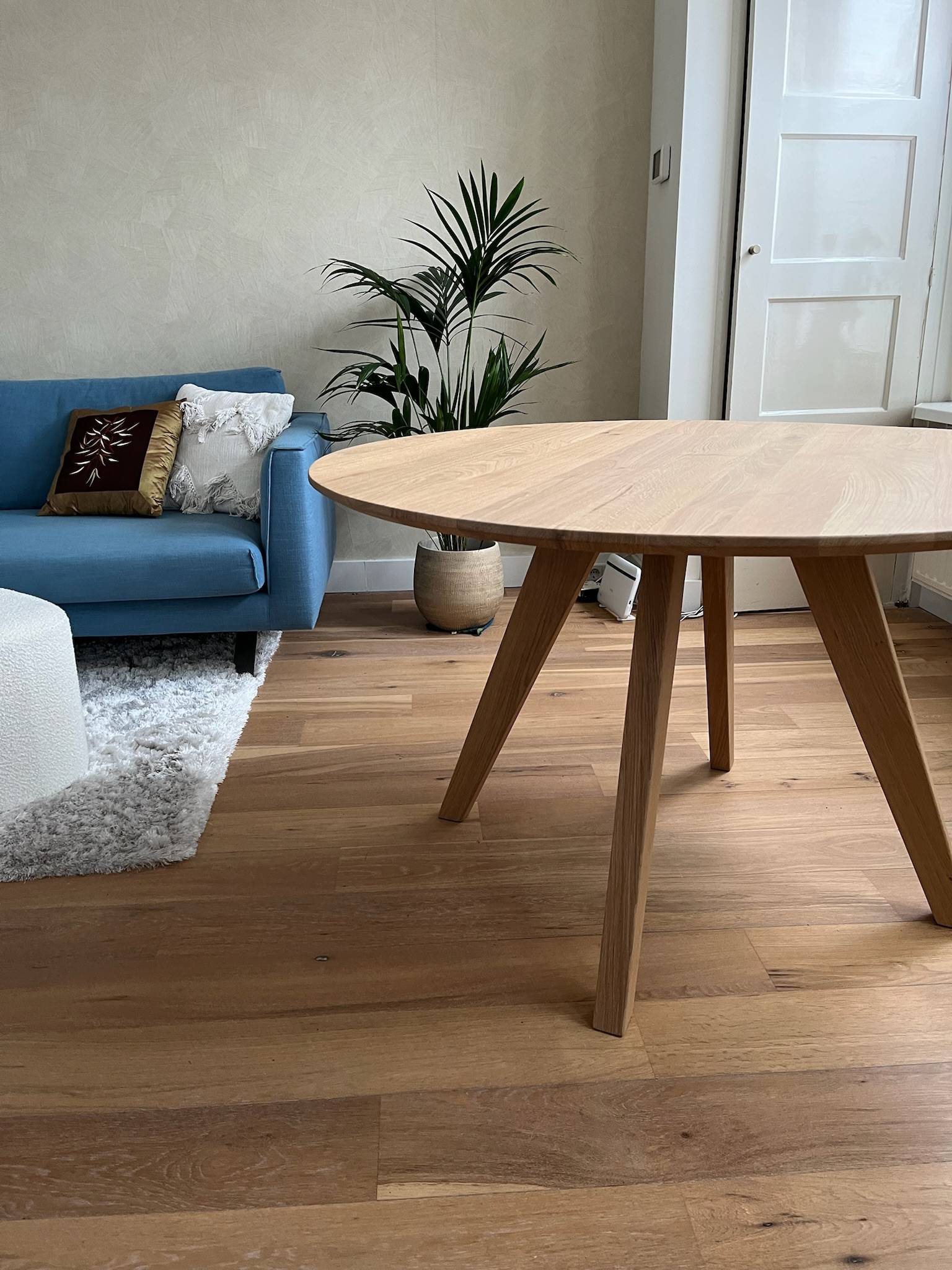 Eiken eettafel rond tapse poot hout Rubio Mist behandeling