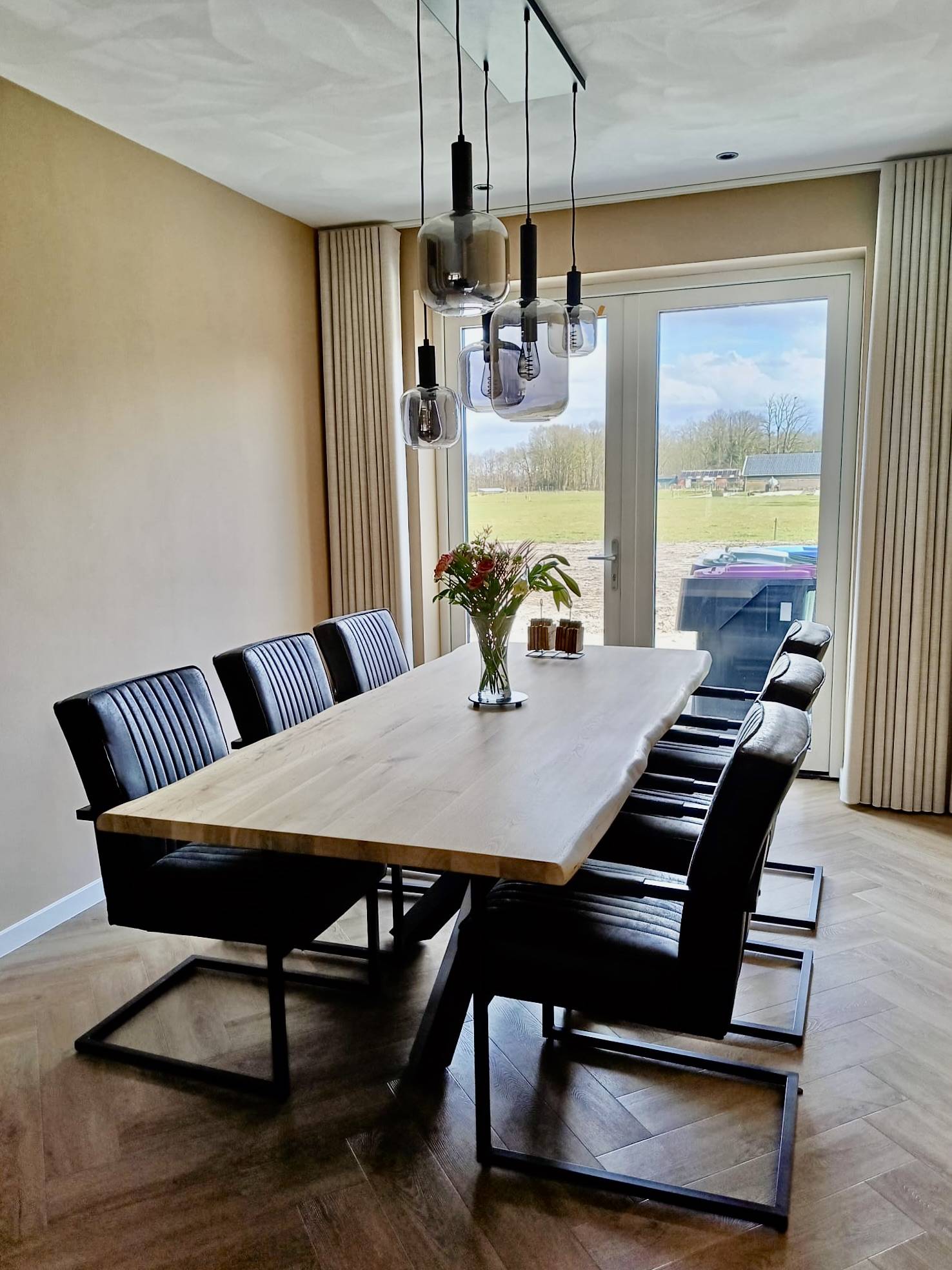 Boomstam eettafel