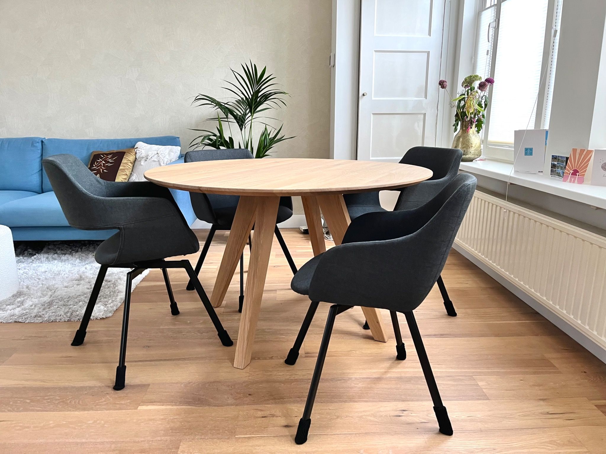 Ronde eettafel eiken tapse poot hout