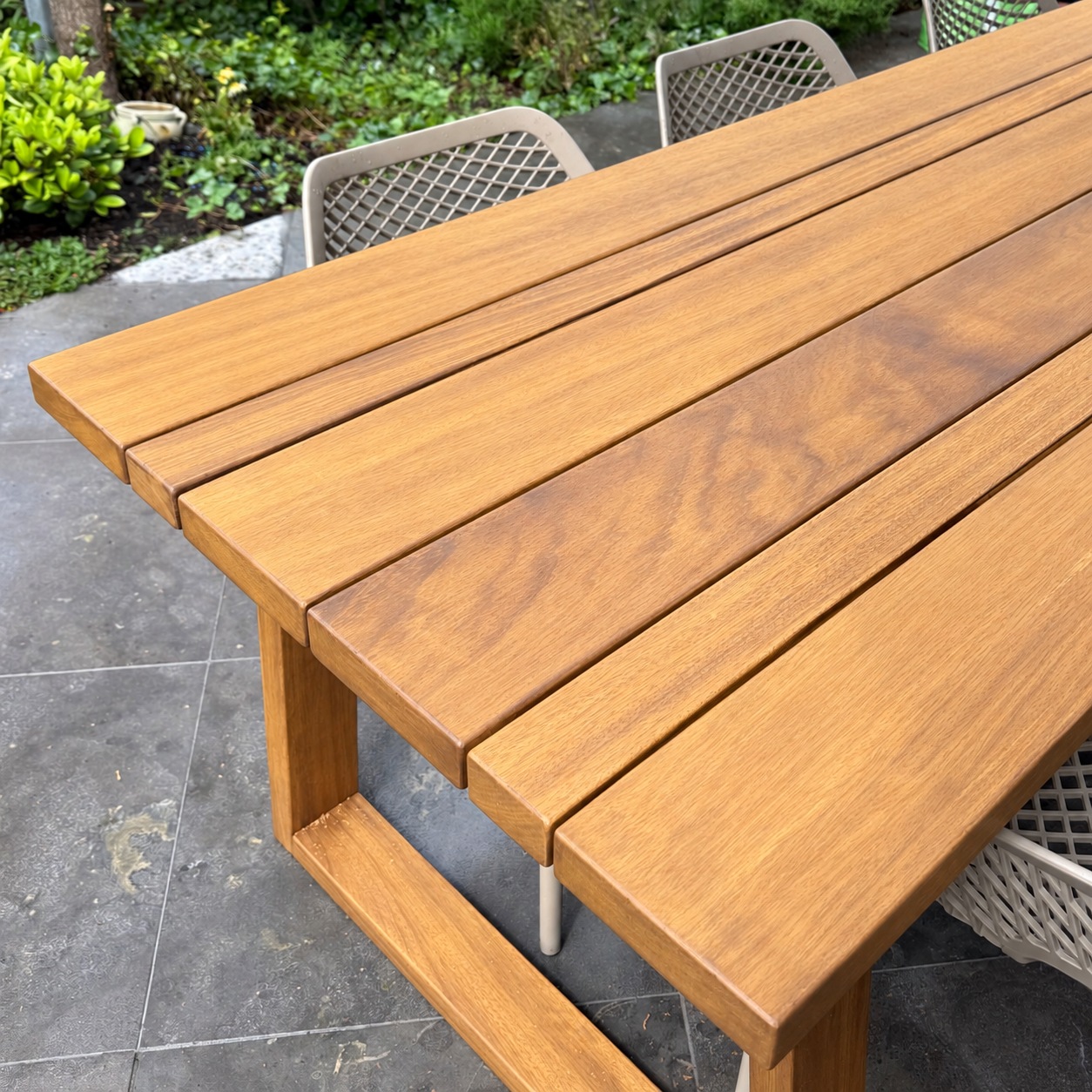 Tuintafel Iroko Rubio Grassland Beige behandeld