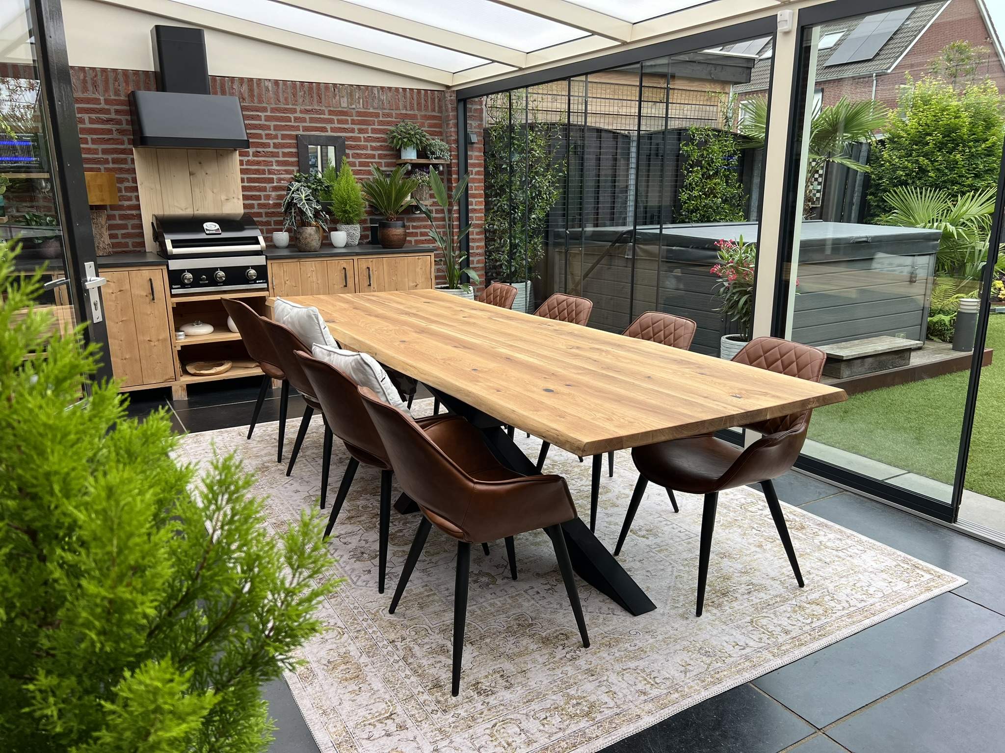 Tuinkamer eettafel eikenhout