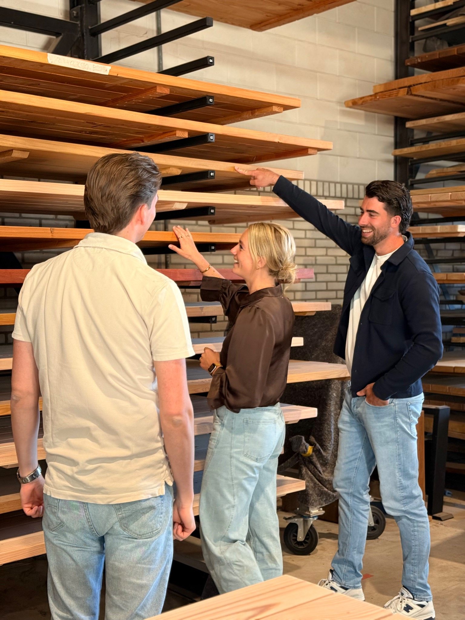 Tuintafel samenstellen werkplaats Hoogeveen