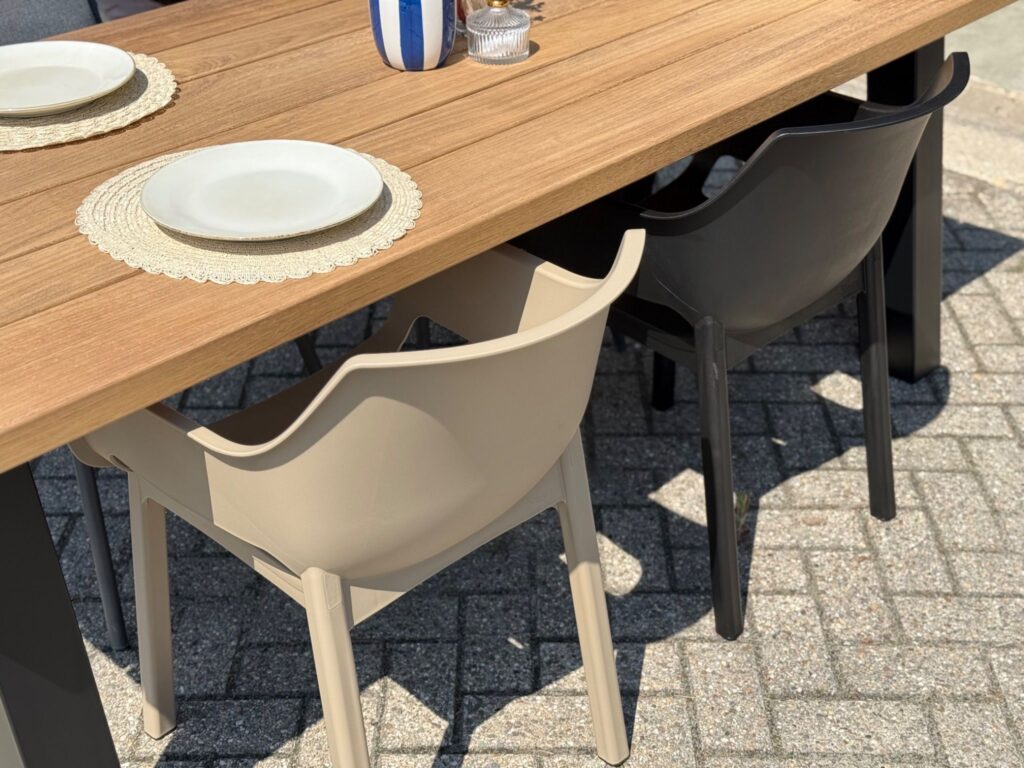 Tuinstoel-Odon-Taupe2.jpeg