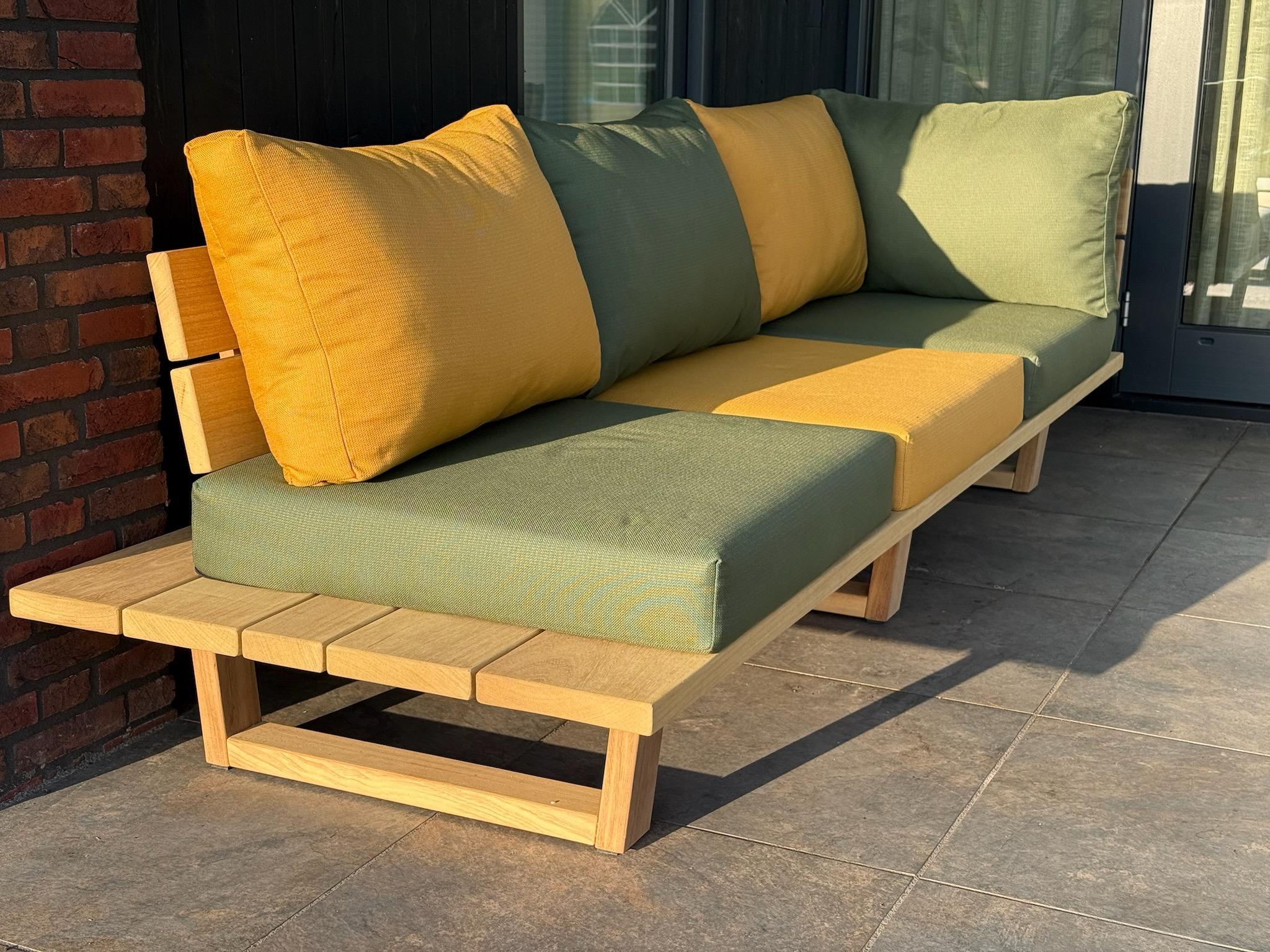 Loungebank Recht Luna Loungeset Iroko onderstel met kussens en bijzetruimte Kussens Groen en Geel97_500kb