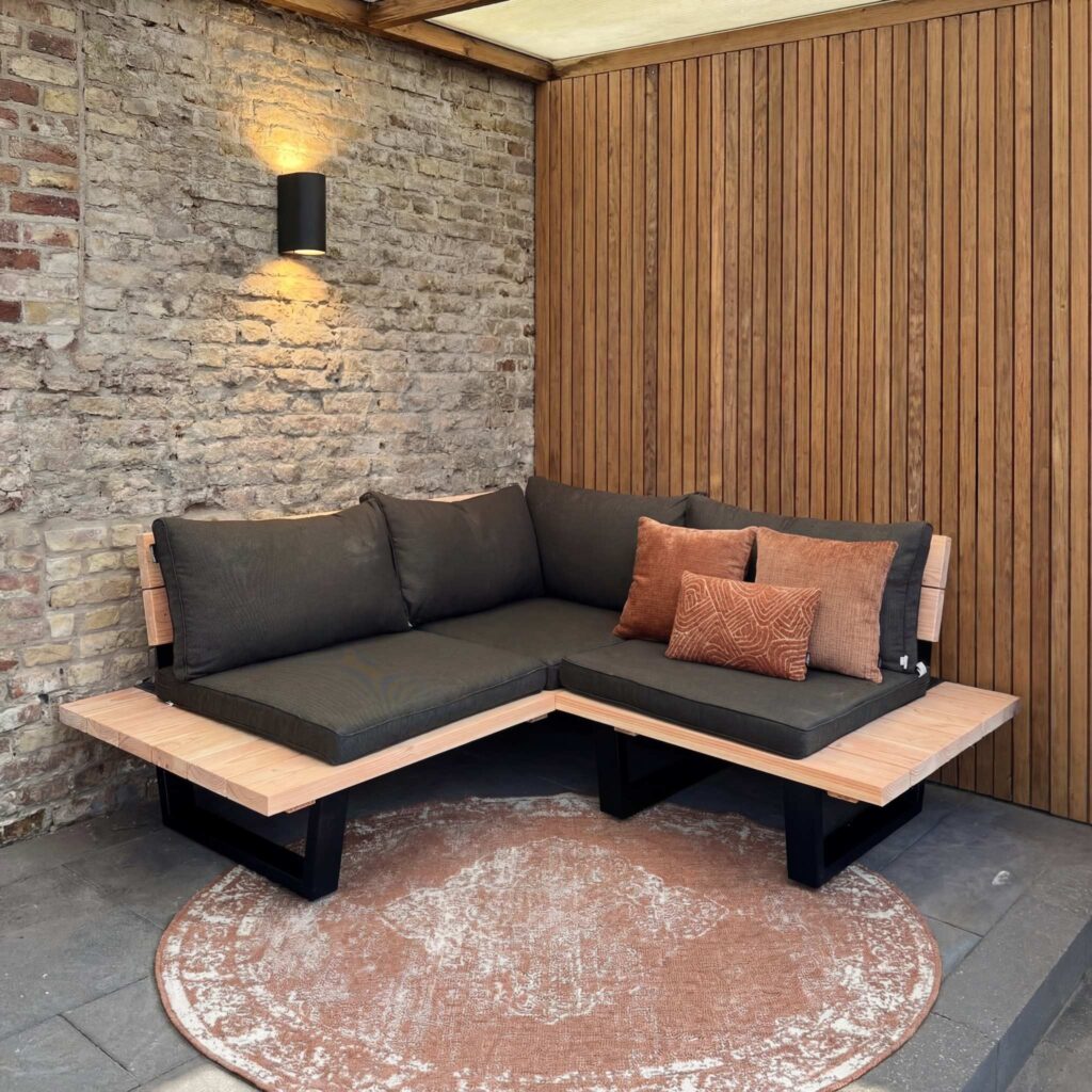 Loungeset 3 personen Douglas onder overkapping met vloerkleed