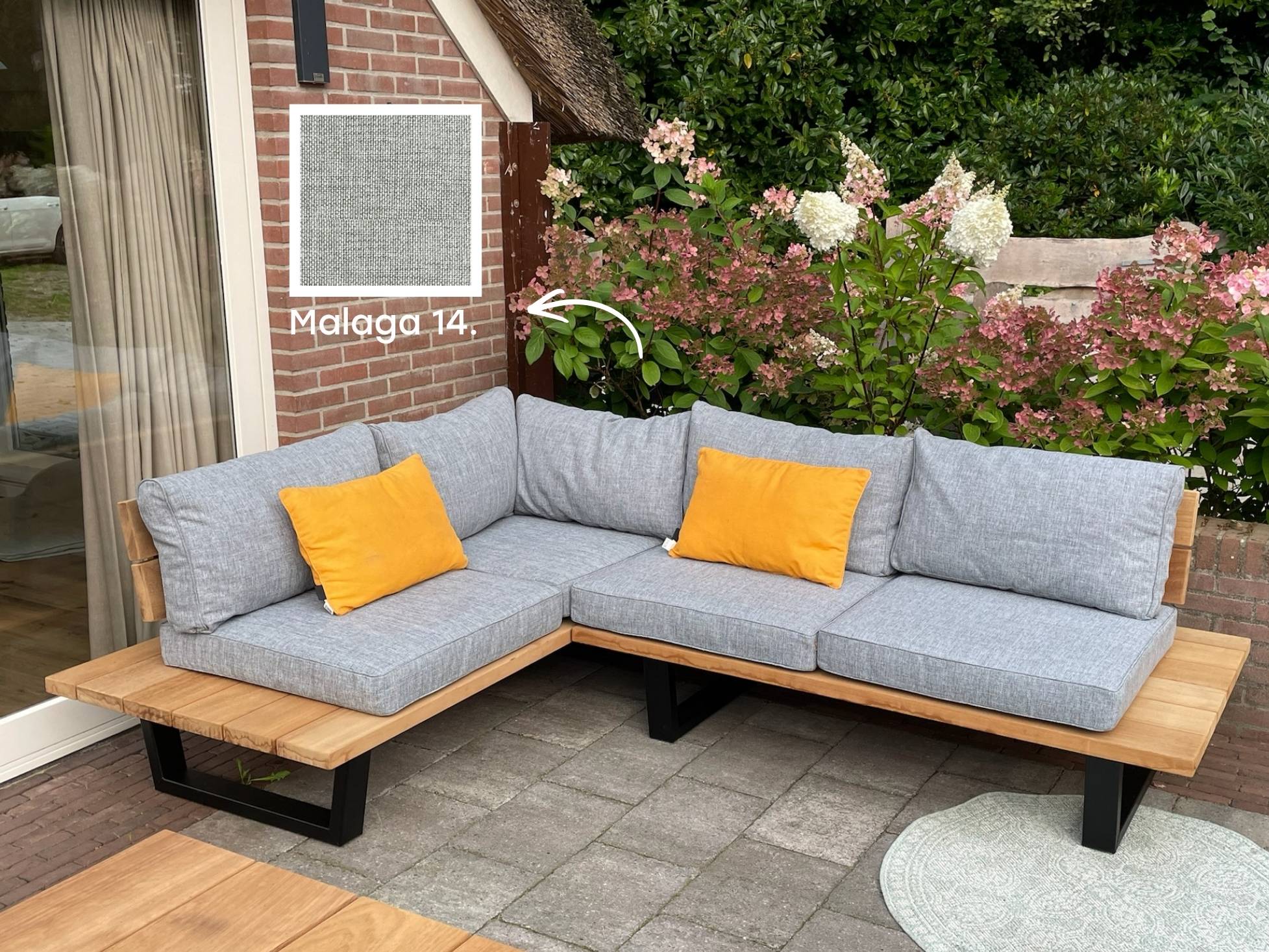 Hoekbank lounge buiten grijze kussens hardhout op terras
