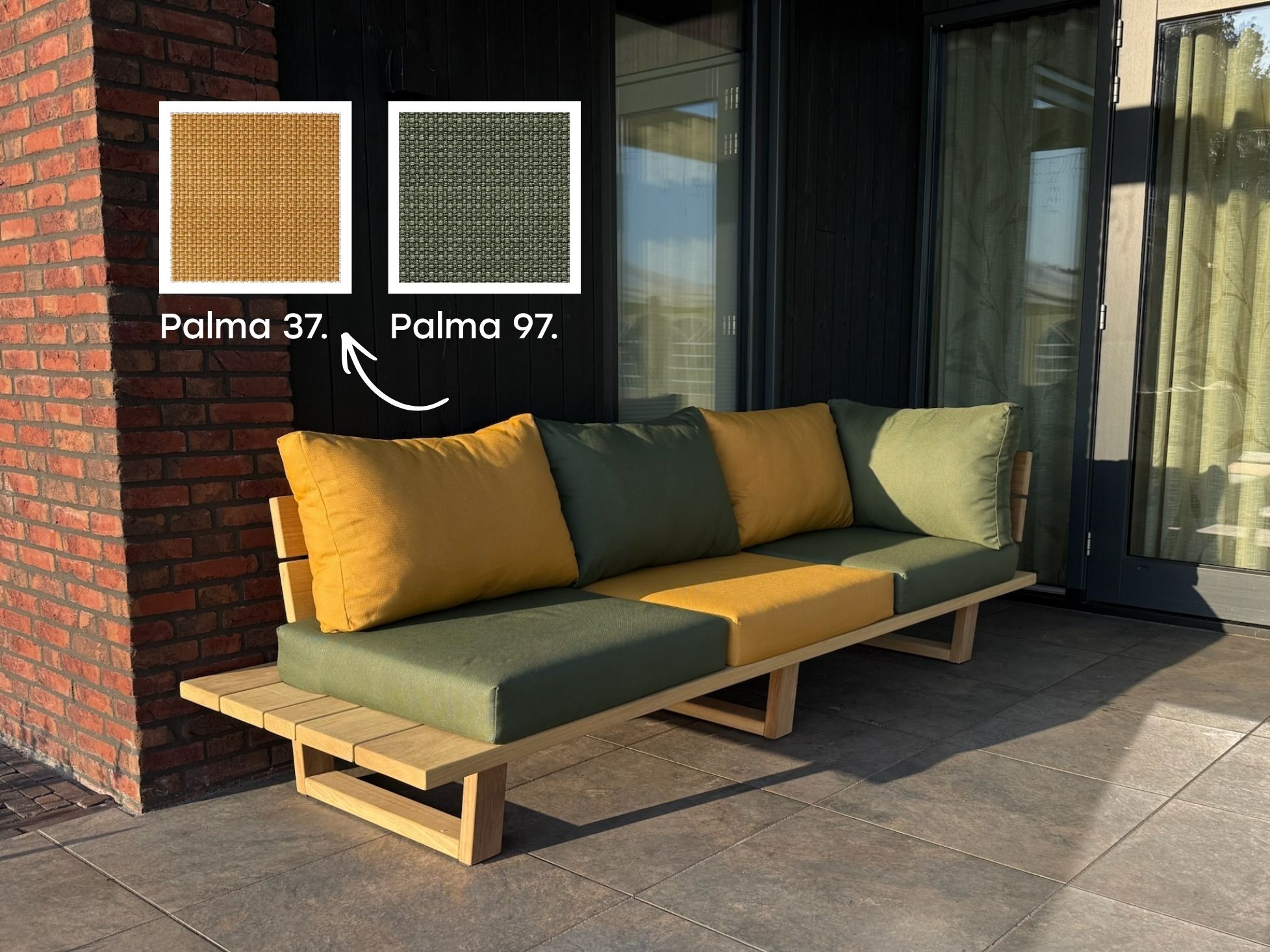 Loungebank met groen en gele kussens