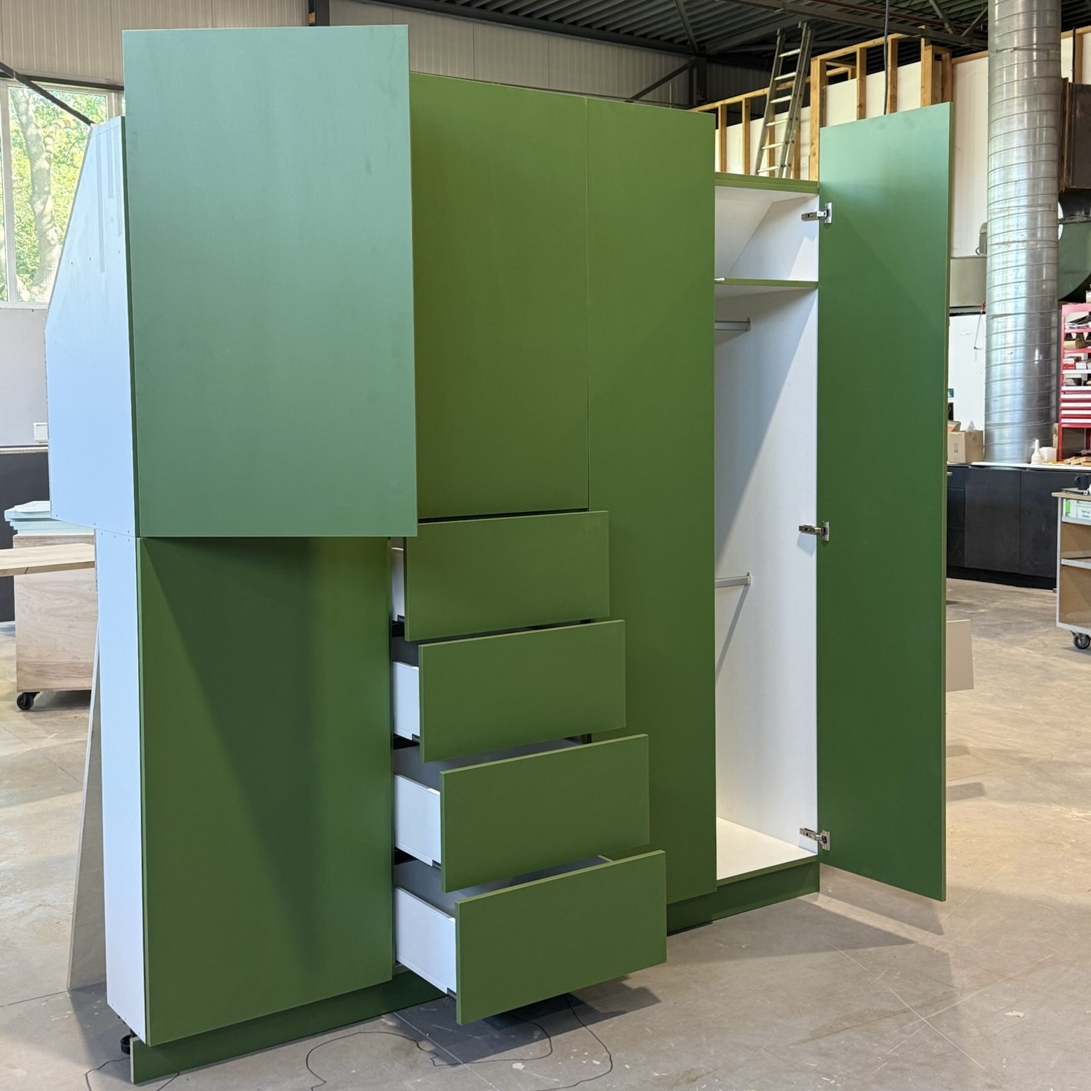 Zolderkast Groen kledingkast